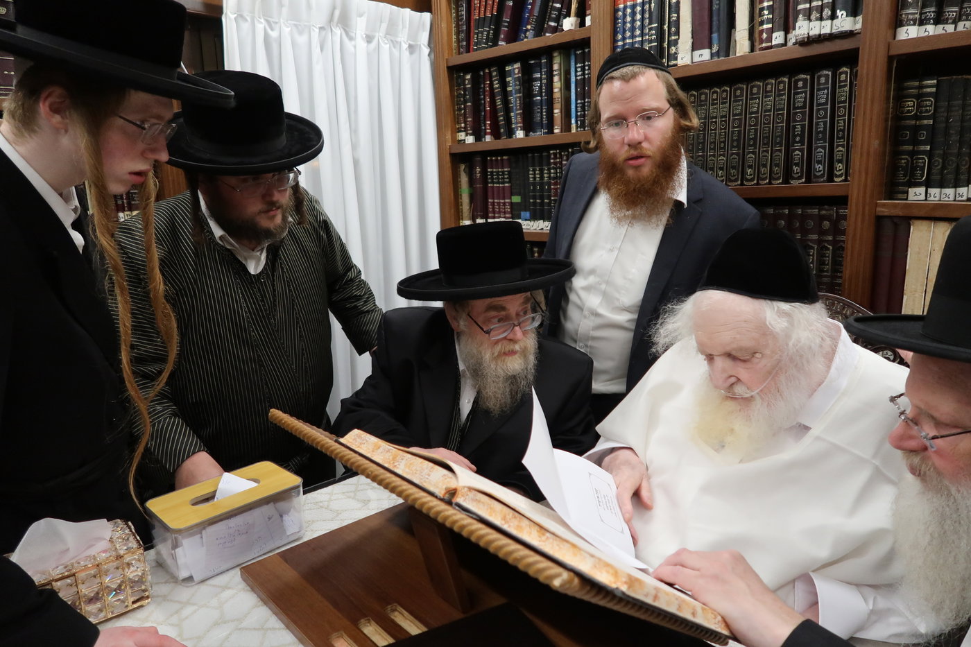 הגה"צ רבי ישראל יוסף קאהן אצל גדולי ישראל