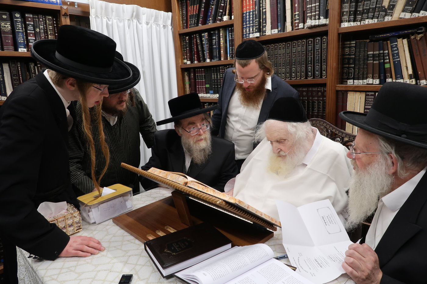 הגה"צ רבי ישראל יוסף קאהן אצל גדולי ישראל