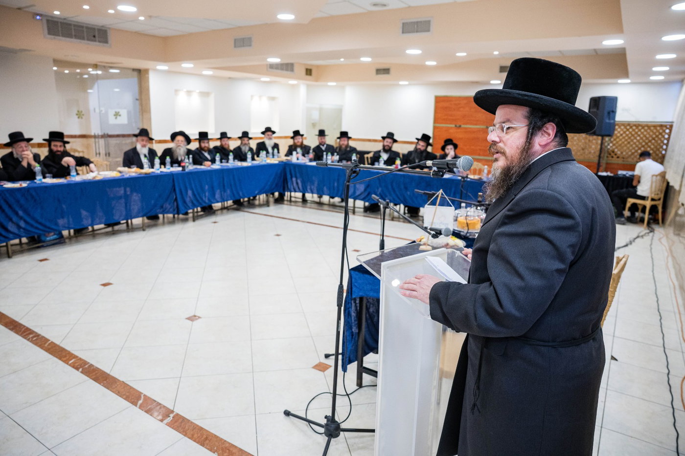 עשרות מנהלי ומחנכי תלמודי תורה בבני ברק בכנס ל'ועידת החינוך המיוחד באידיש'