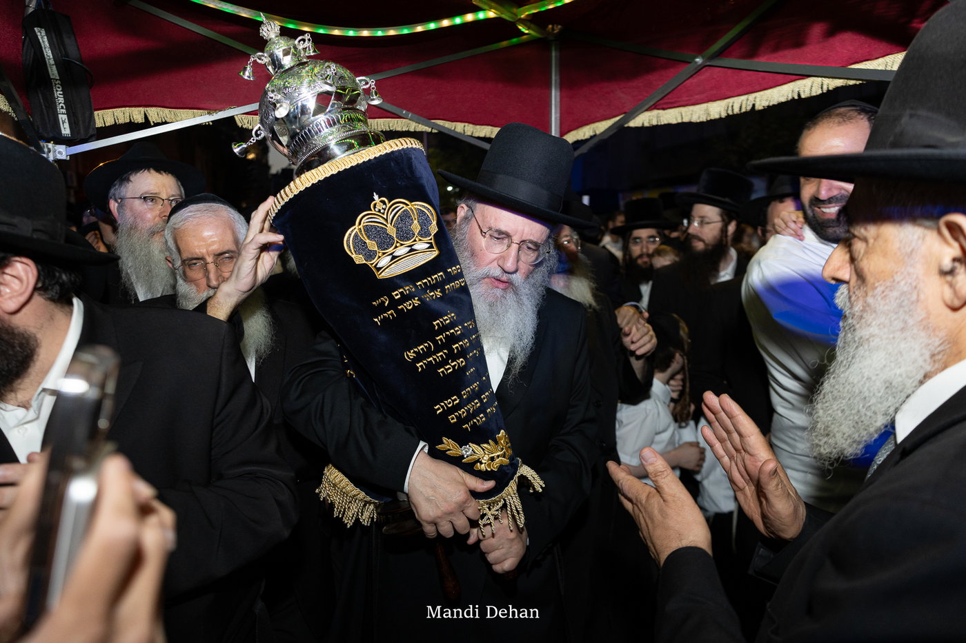 סיום כתיבת ספר התורה בחב"ד