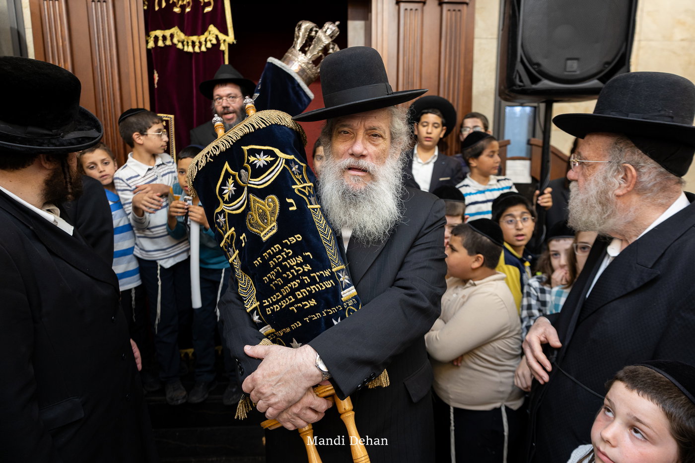 הכנסת ספר תורה לחב"ד בבני ברק