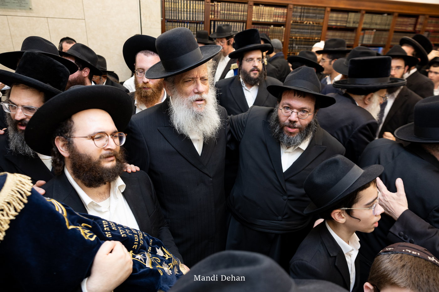 הכנסת ספר תורה לחב"ד בבני ברק