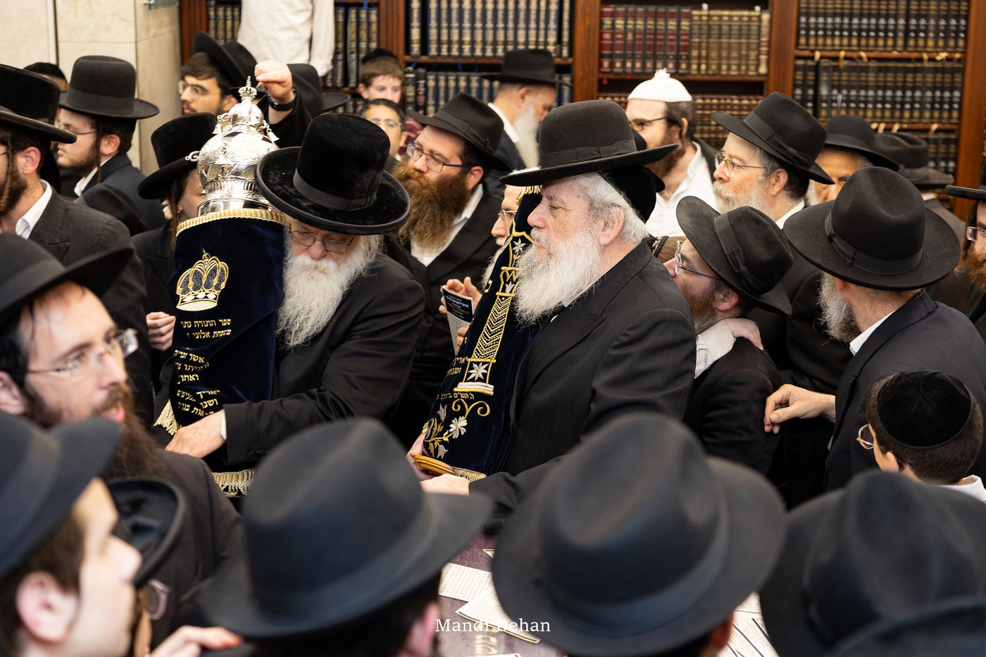 הכנסת ספר תורה לחב"ד בבני ברק
