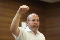 צביקה מור
