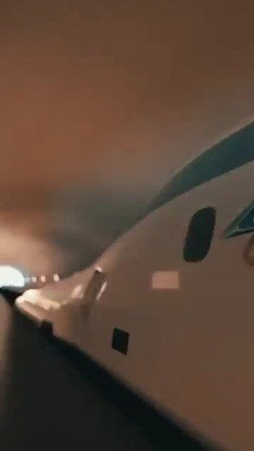 רכבת הרפאים היפנית חולפת