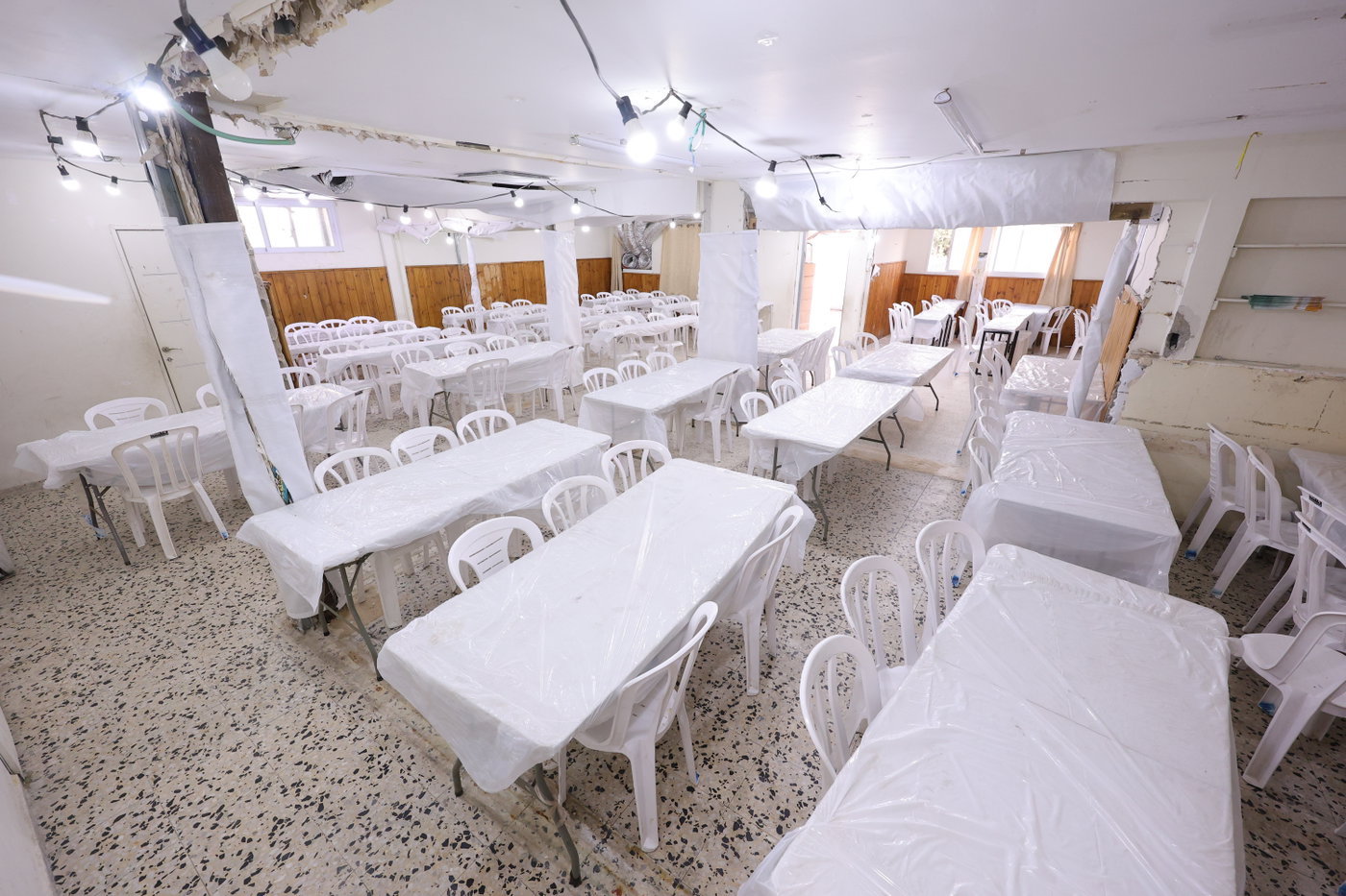 חג השבועות בחצה"ק נדבורנה ירושלים