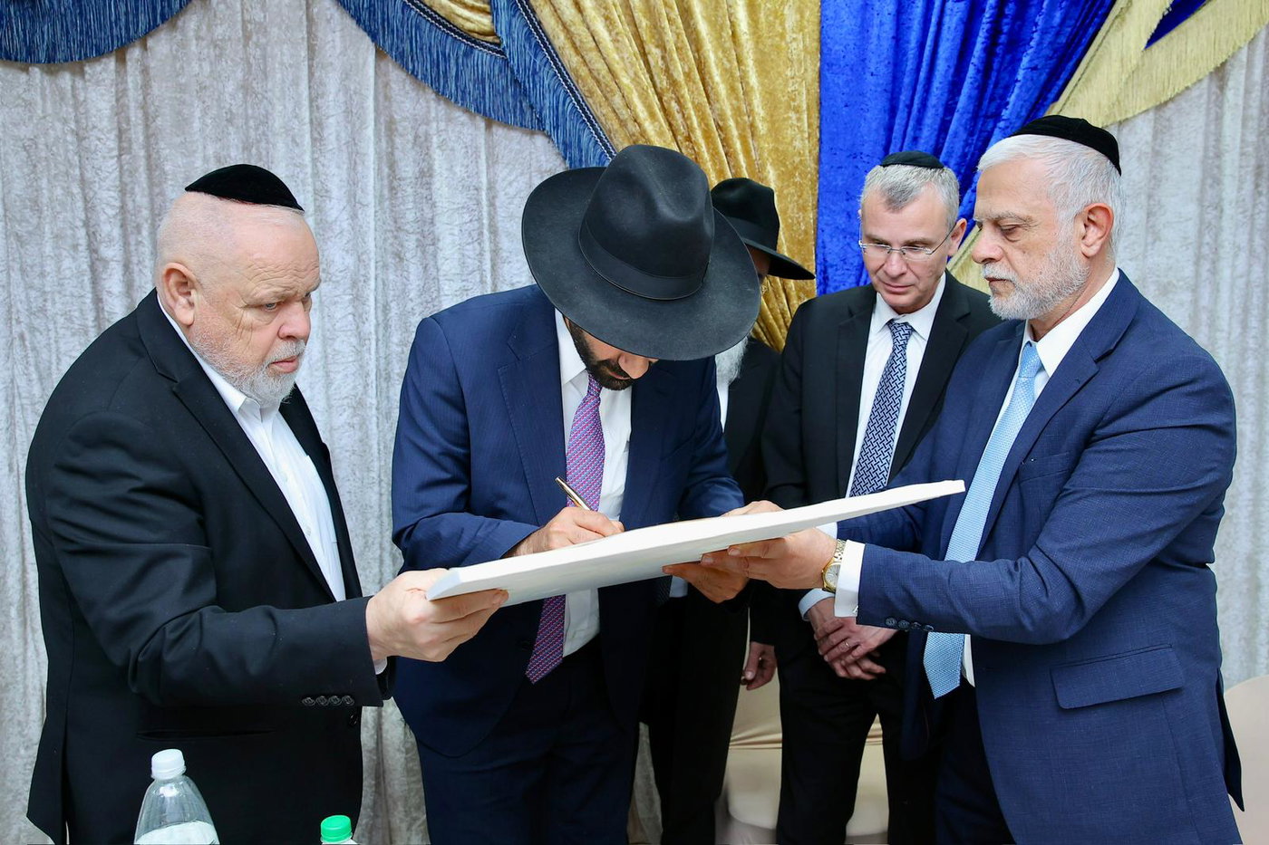 מעמד ההכתרה בנוף הגליל