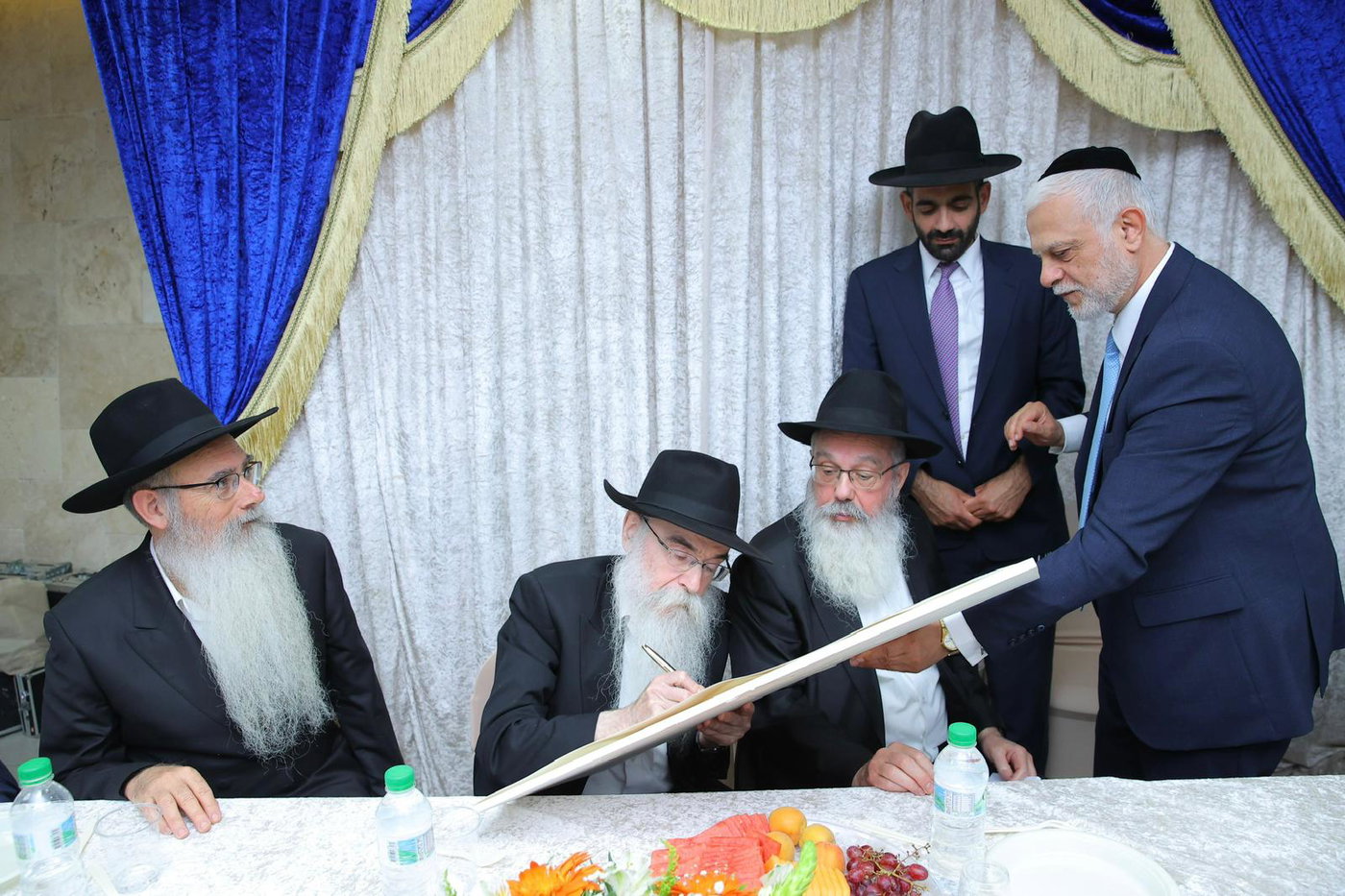 מעמד ההכתרה בנוף הגליל