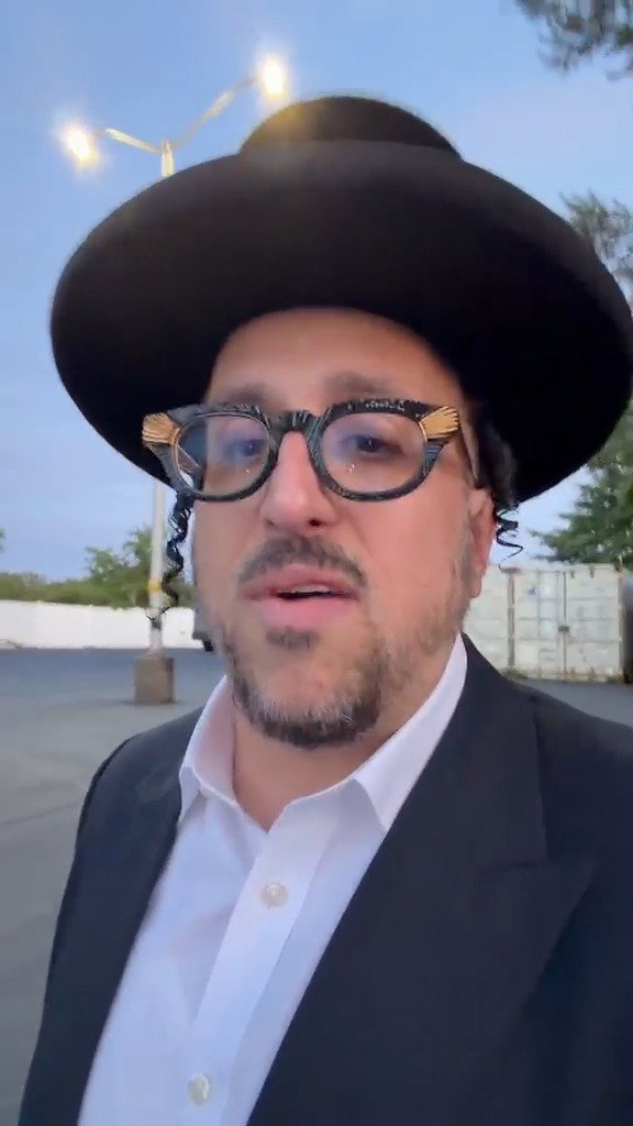 "לא התארסתי" | סרטון ההבהרה של הזמר ליפא שמלצר