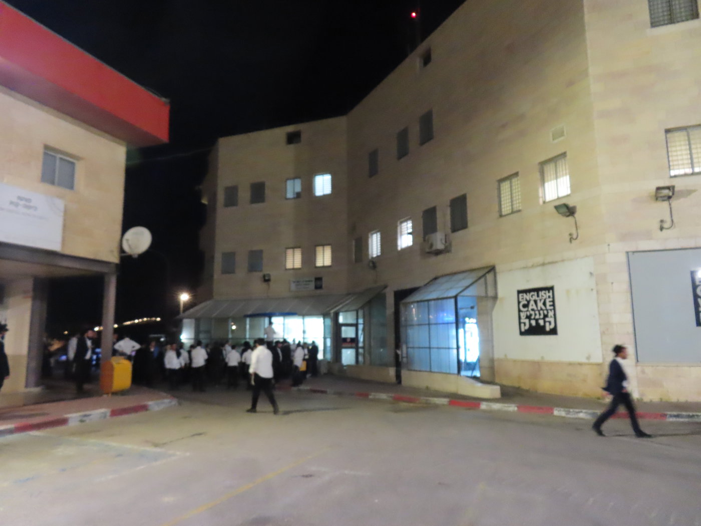 המחאה הסוערת מחוץ לתחנת המשטרה