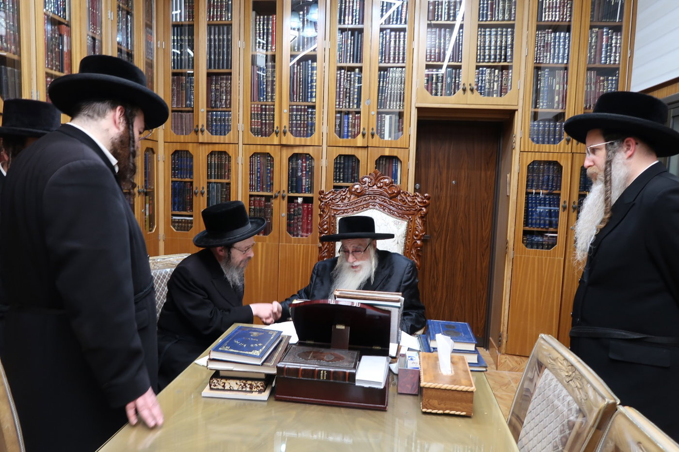 גאב"ד זוועהיל בביקור אצל האדמו"ר מצאנז
