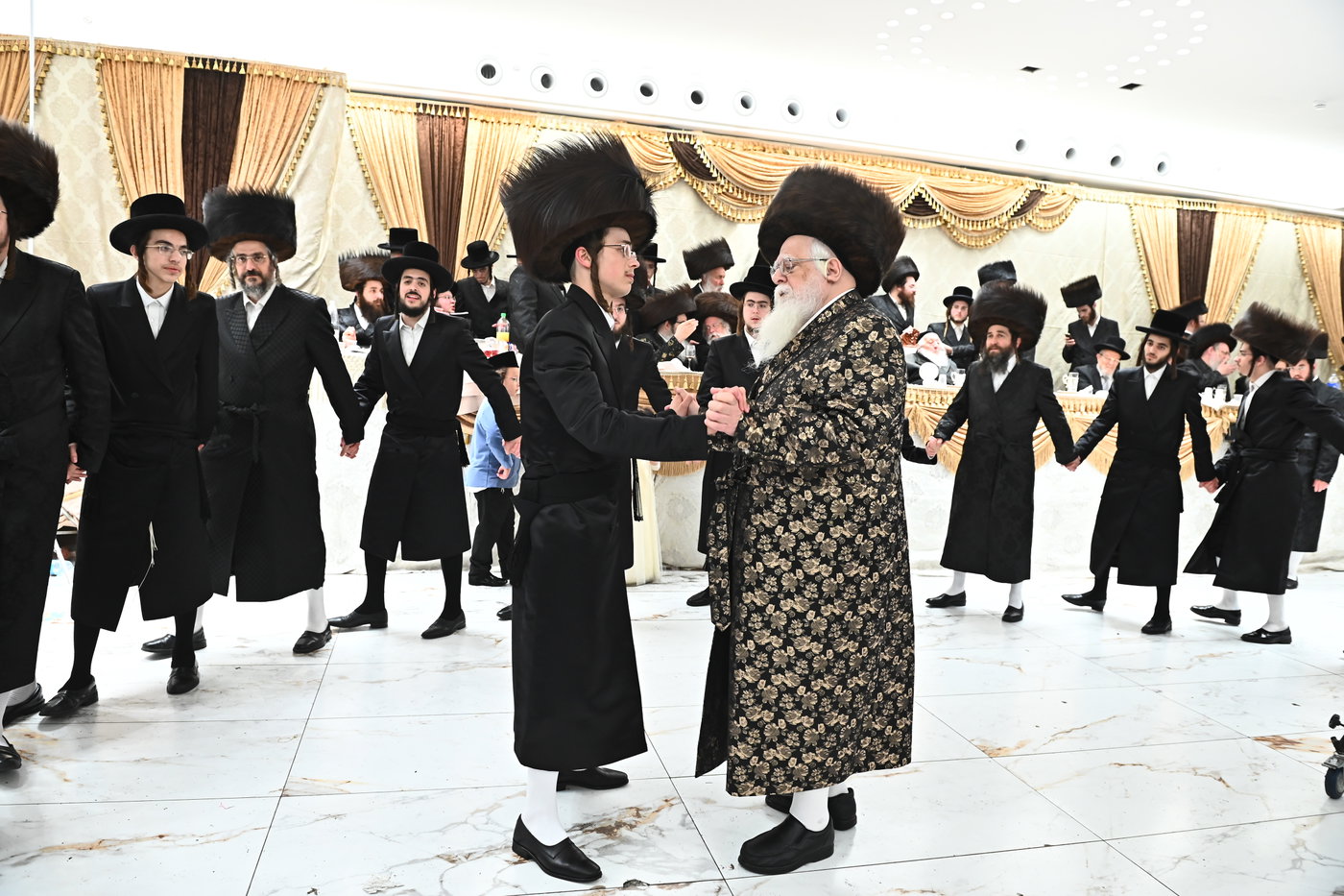 שמחת בית נאראל - זוועהיל - נדבורנה - שאץ ויזניץ