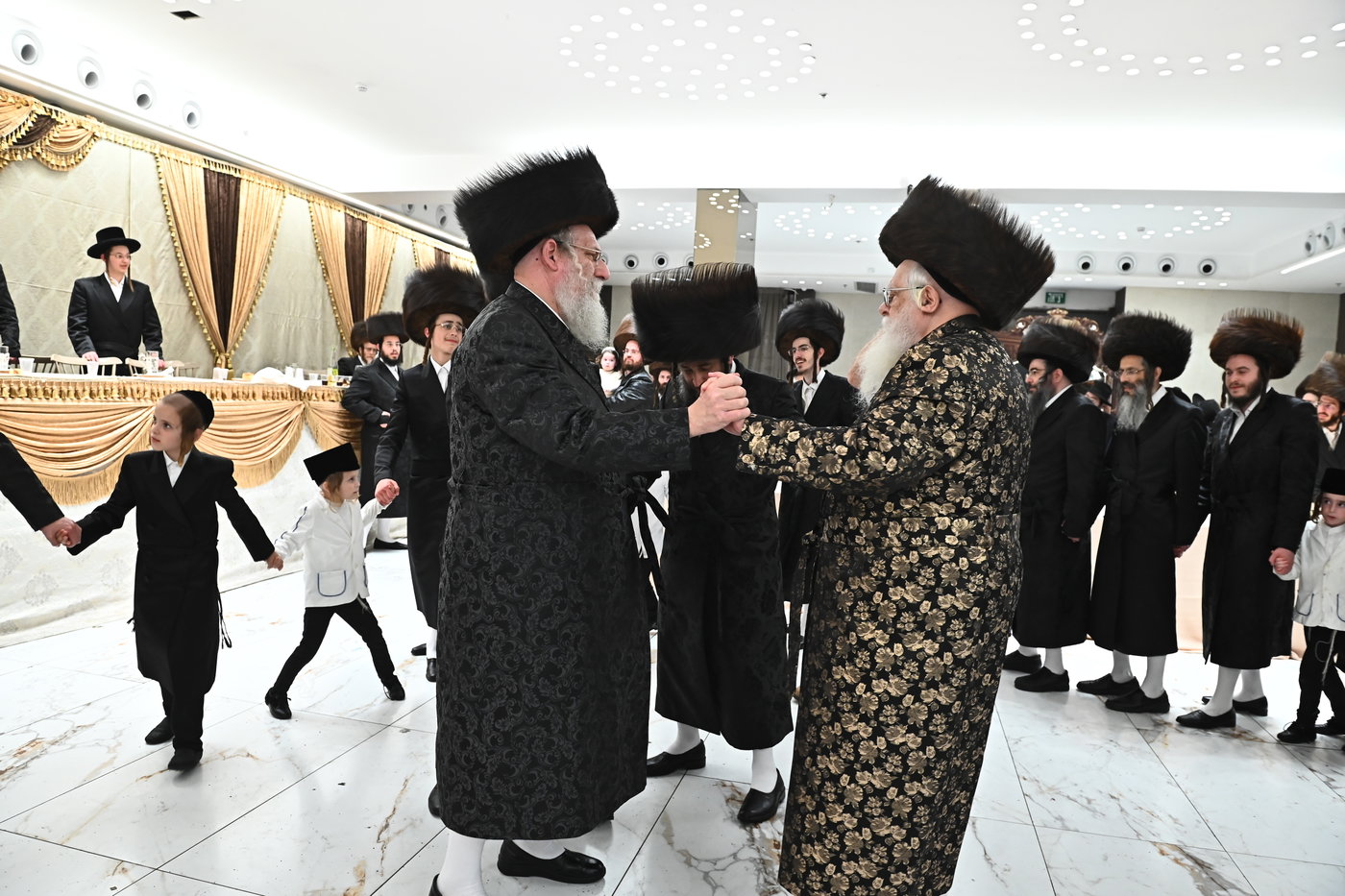 שמחת בית נאראל - זוועהיל - נדבורנה - שאץ ויזניץ