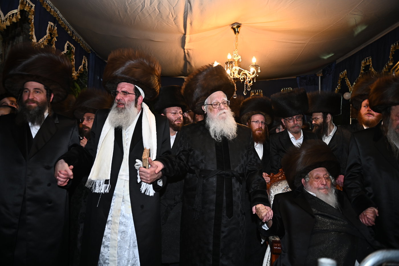 שמחת בית נאראל - זוועהיל - נדבורנה - שאץ ויזניץ