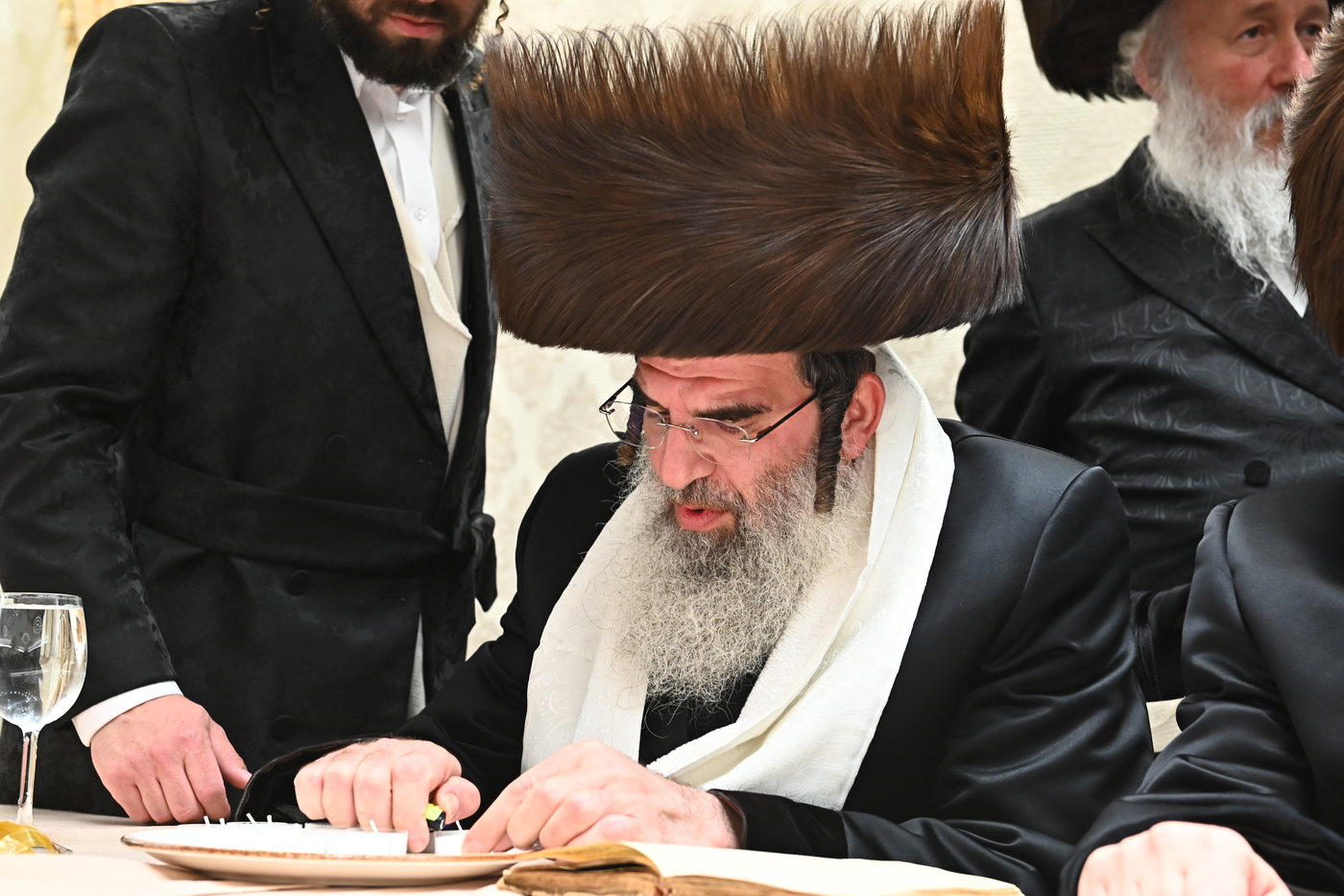 שמחת בית נאראל - זוועהיל - נדבורנה - שאץ ויזניץ