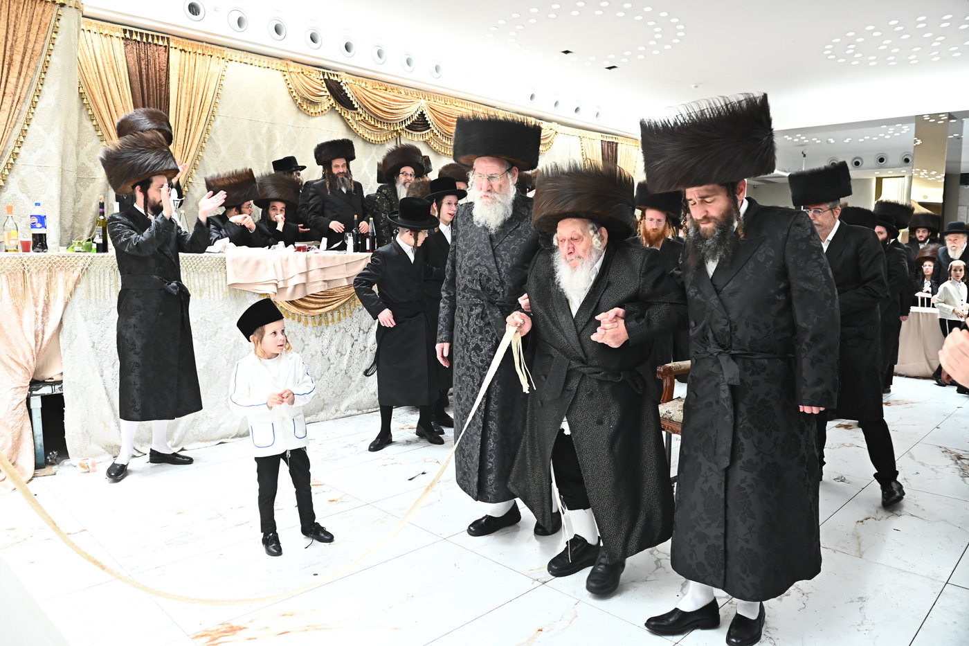 שמחת בית נאראל - זוועהיל - נדבורנה - שאץ ויזניץ