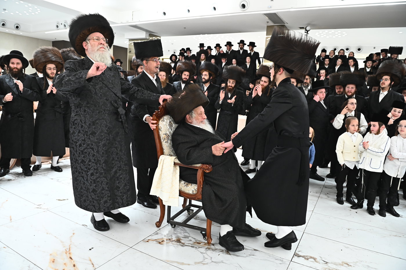 שמחת בית נאראל - זוועהיל - נדבורנה - שאץ ויזניץ