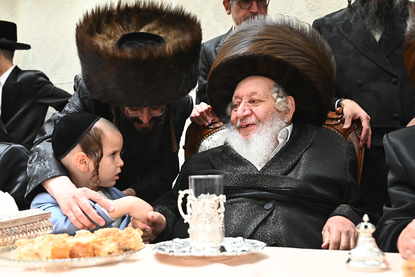 שמחת בית נאראל - זוועהיל - נדבורנה - שאץ ויזניץ