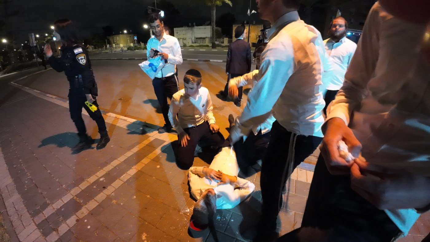 המחאה בקרית אתא מול ביתו של נגד האבטחה בכלא 10