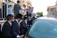 הראשל"צ הגר"ד יוסף בביקור אצל האדמו"ר מקרעטשניף ק"ג