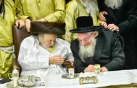 הרבי מקארלין בשמחת בית תולדות אברהם יצחק
