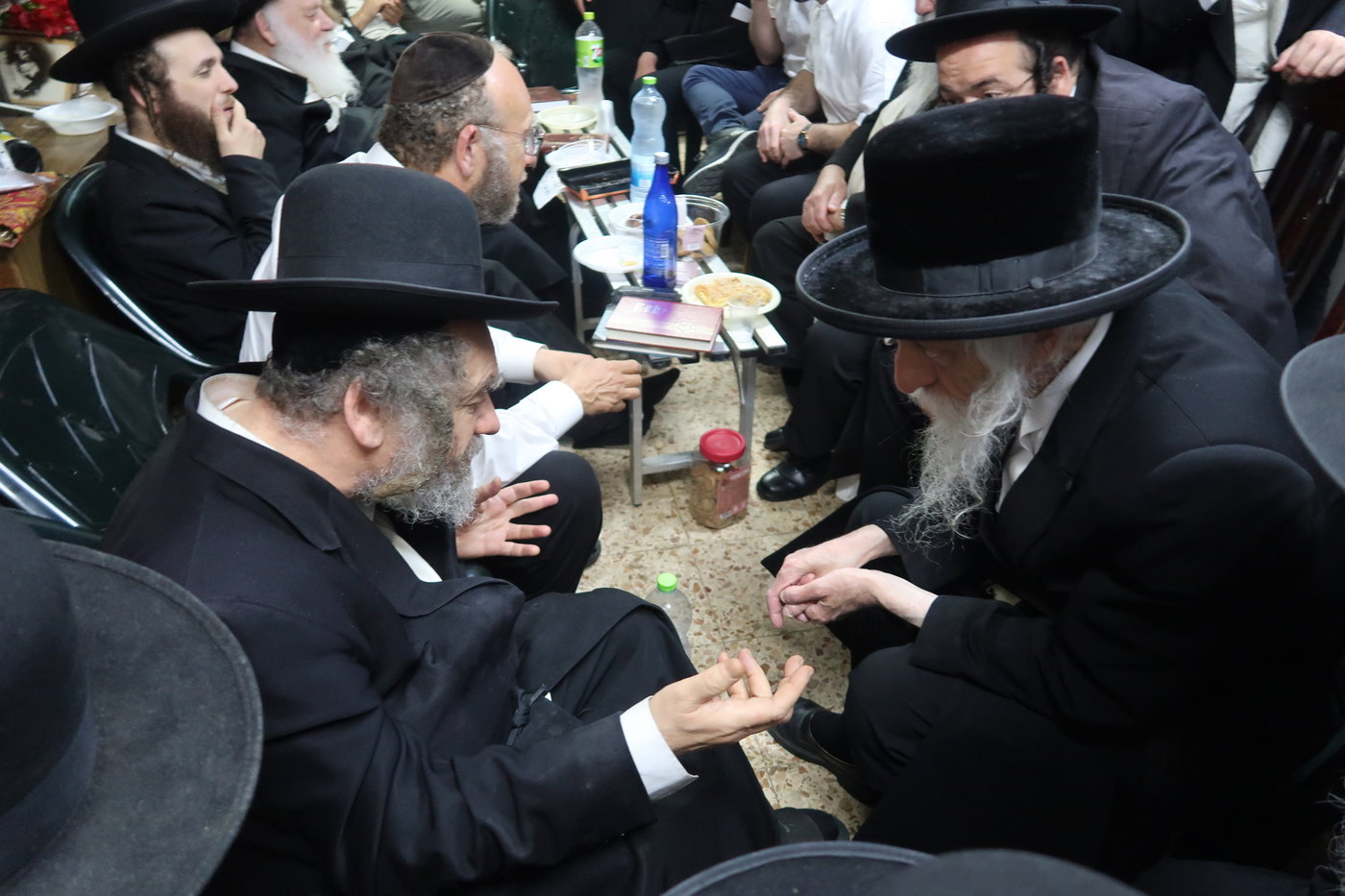 ניחום אבלים אצל הגרמ"מ קארפ 