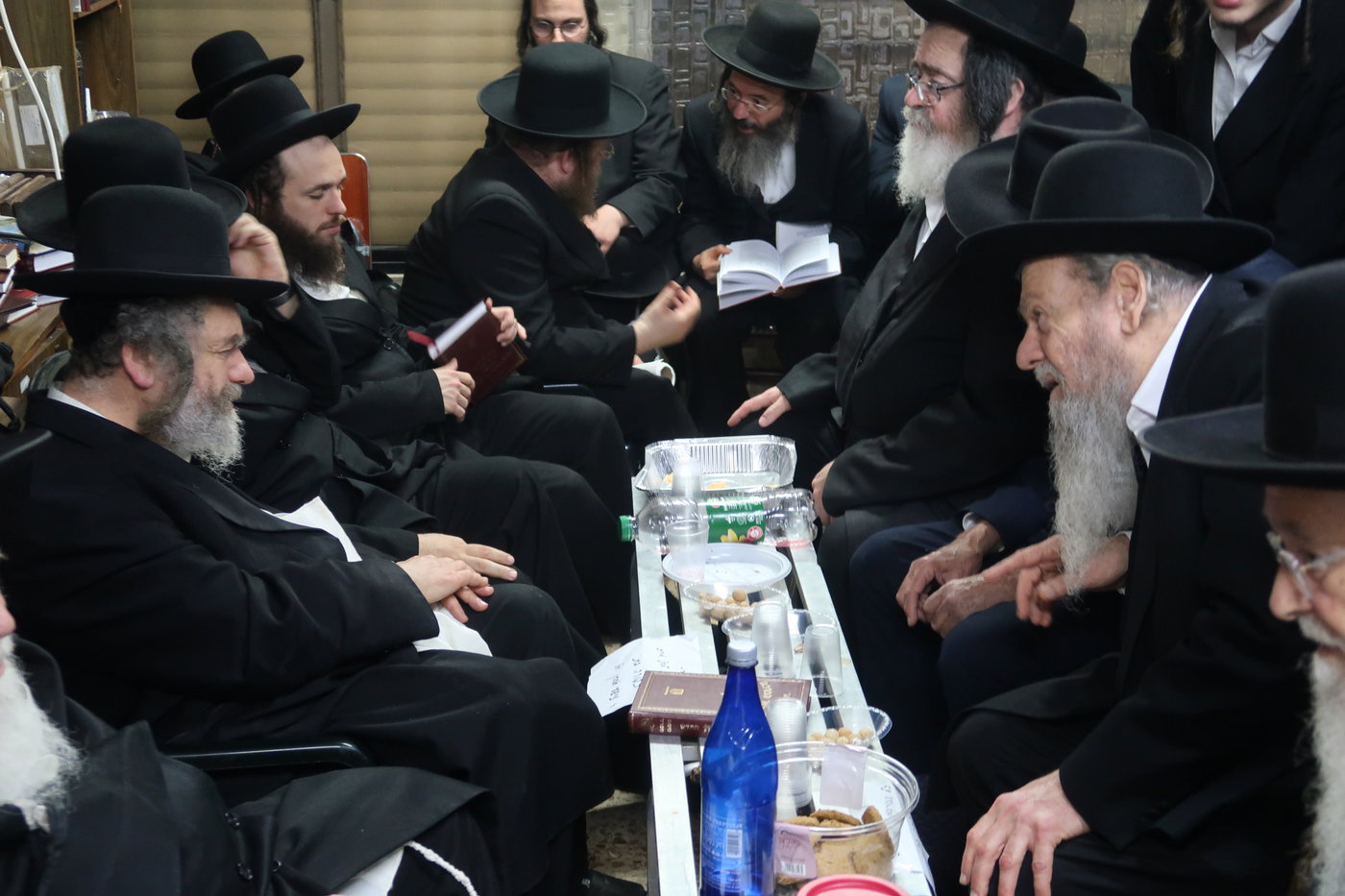 ניחום אבלים אצל הגרמ"מ קארפ 