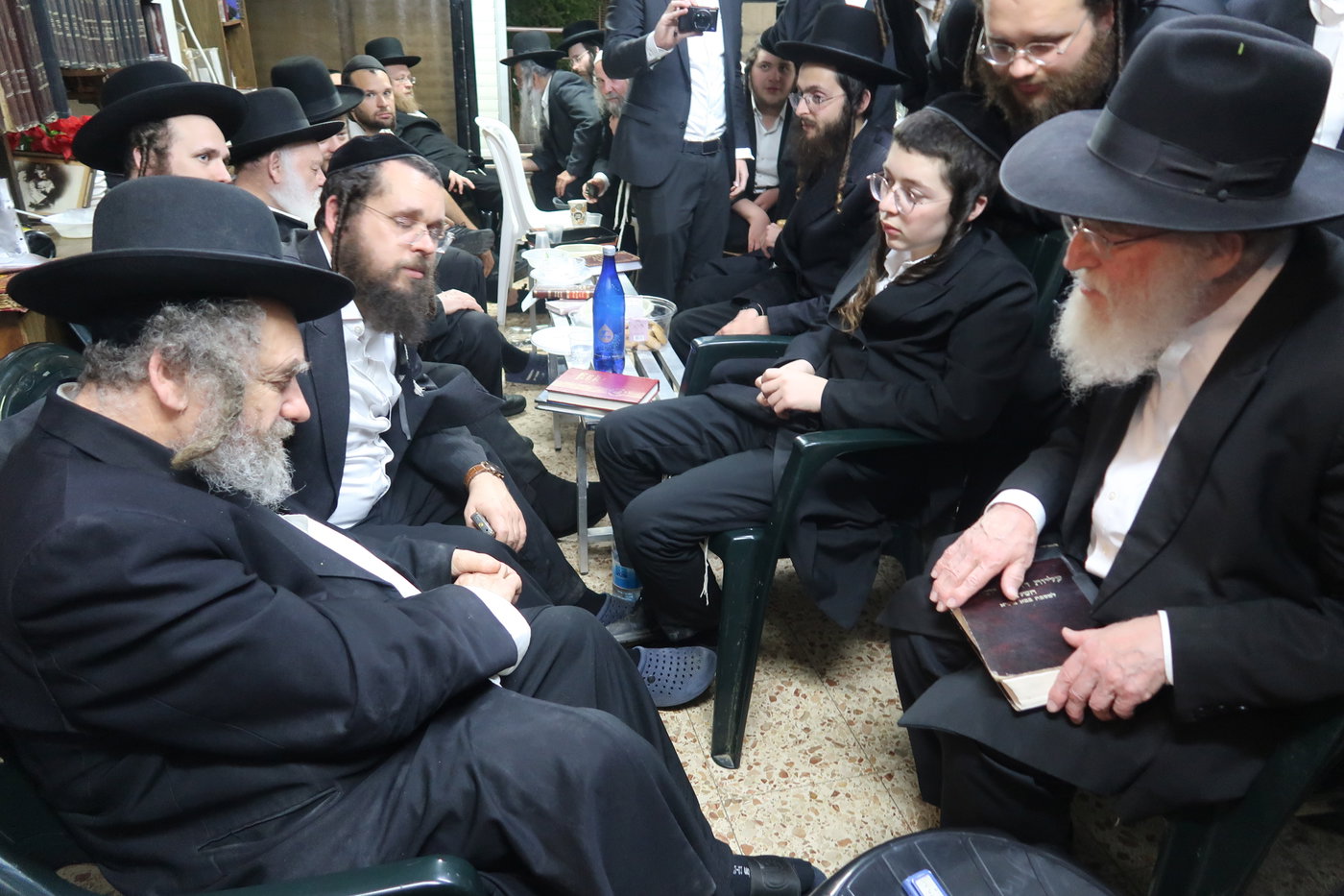 ניחום אבלים אצל הגרמ"מ קארפ 