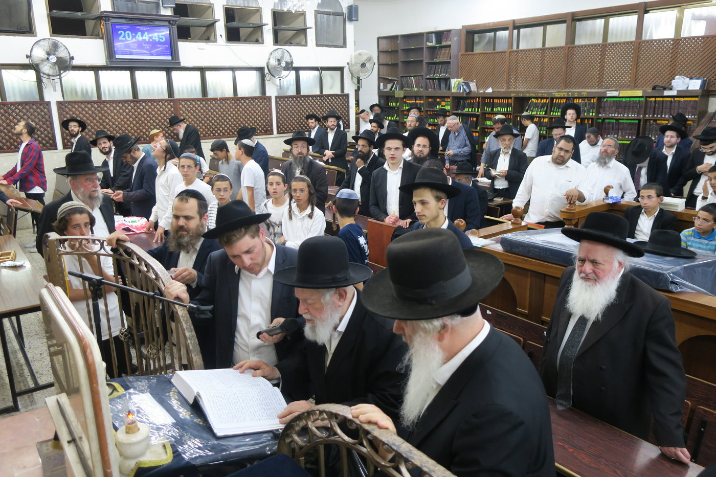 עצרת לרפואתו של הגר"ד קוק ברמת אלחנן