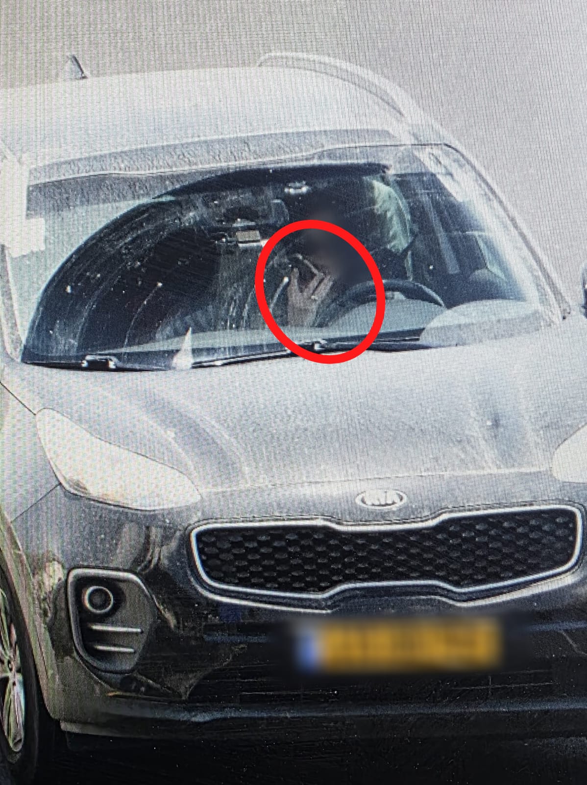 ראו אתכם: המשטרה מפרסמת תמונות נהגים שנתפסו עם טלפון ביד