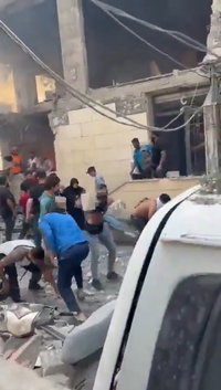 תיעוד: הלבנונים מפנים את ההריסות אחרי התקיפה בביירות | פרטים חדשים נחשפים