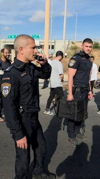 הרצפ"ניקים חוסמים כבישים מרכזיים, עימותים עם שוטרים | צפו בתיעוד