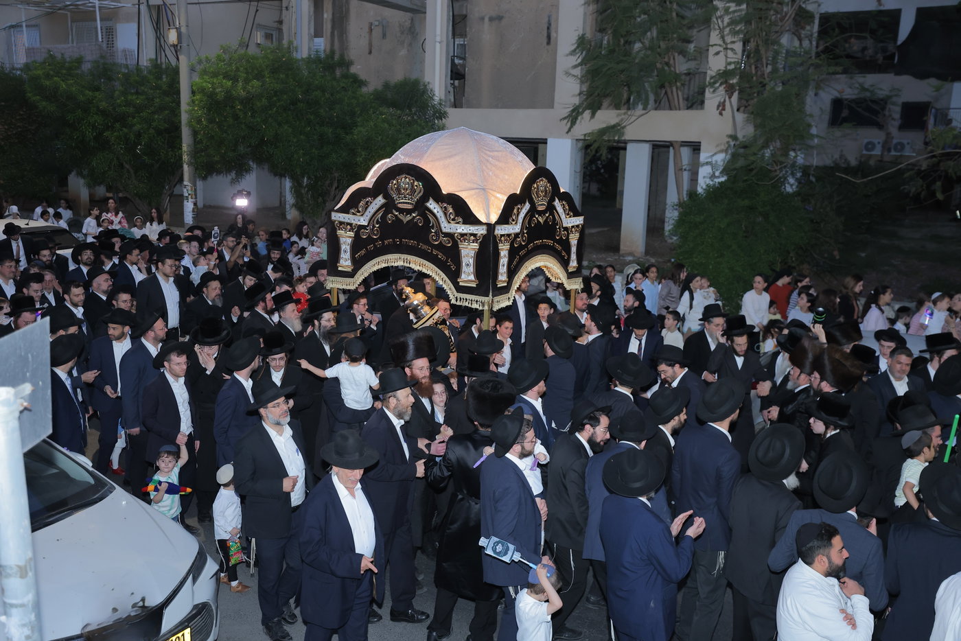 הכנסת ספר תורה בפרדס כץ