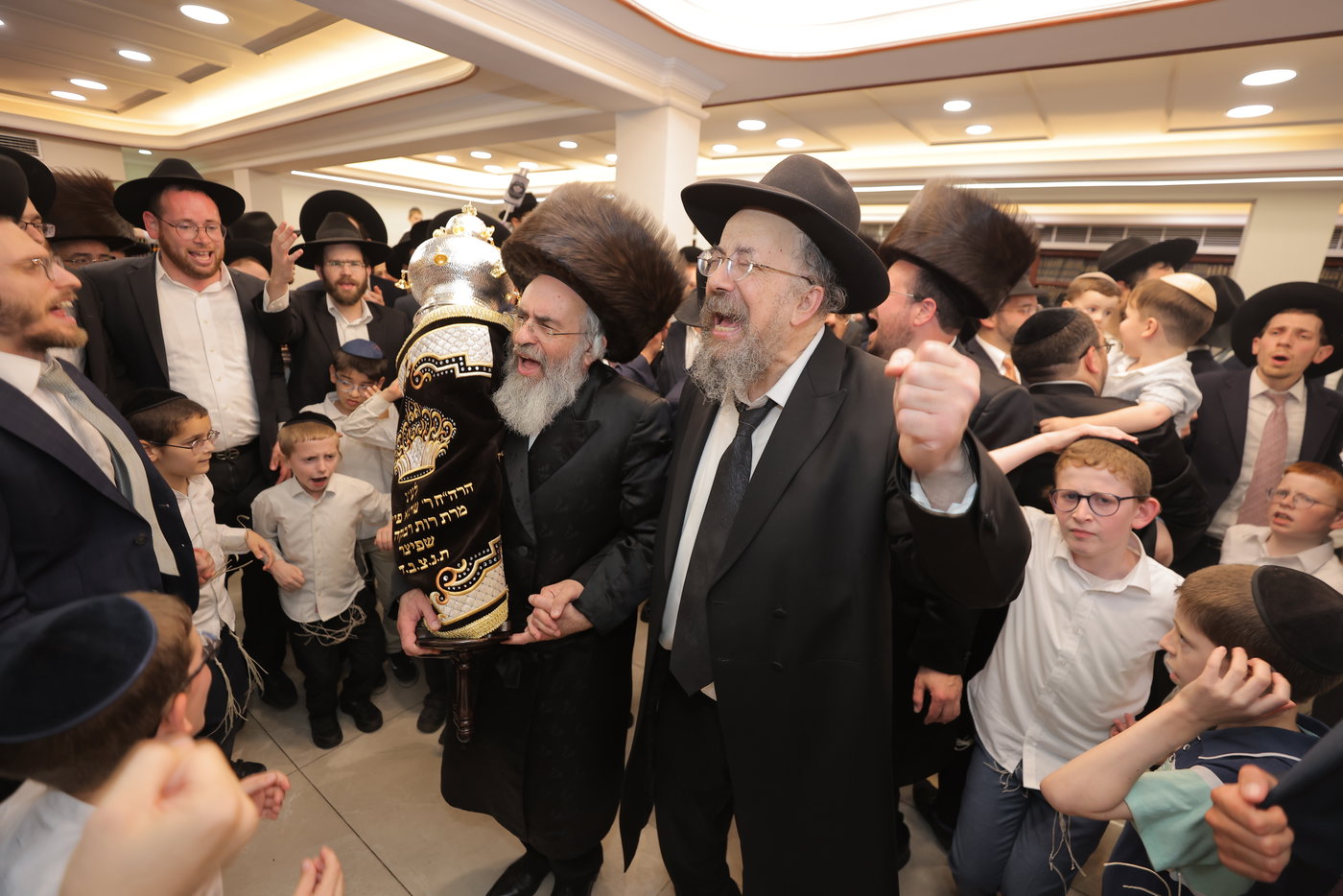 הכנסת ספר תורה בפרדס כץ