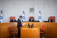 שופטי בג"ץ דנים בעתירה לגבי עיתון "הארץ"