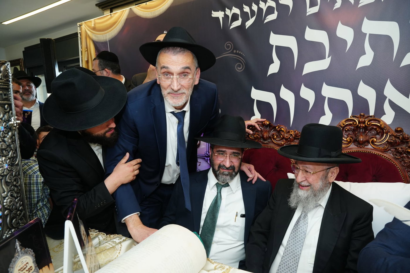 הכנסת ספר תורה נדבת ר' צביקה כהן