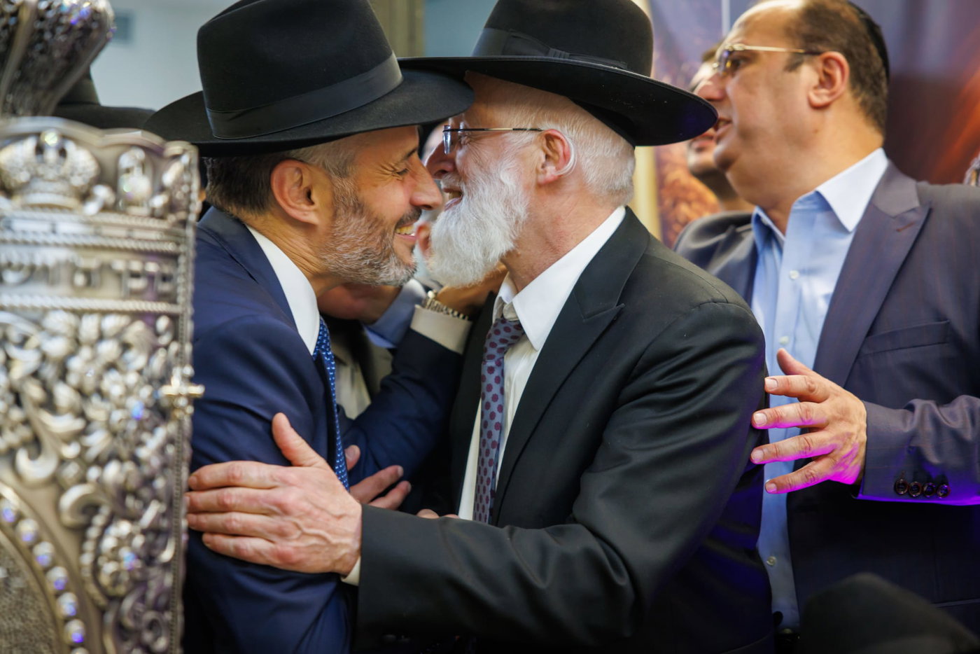 הכנסת ספר תורה נדבת ר' צביקה כהן
