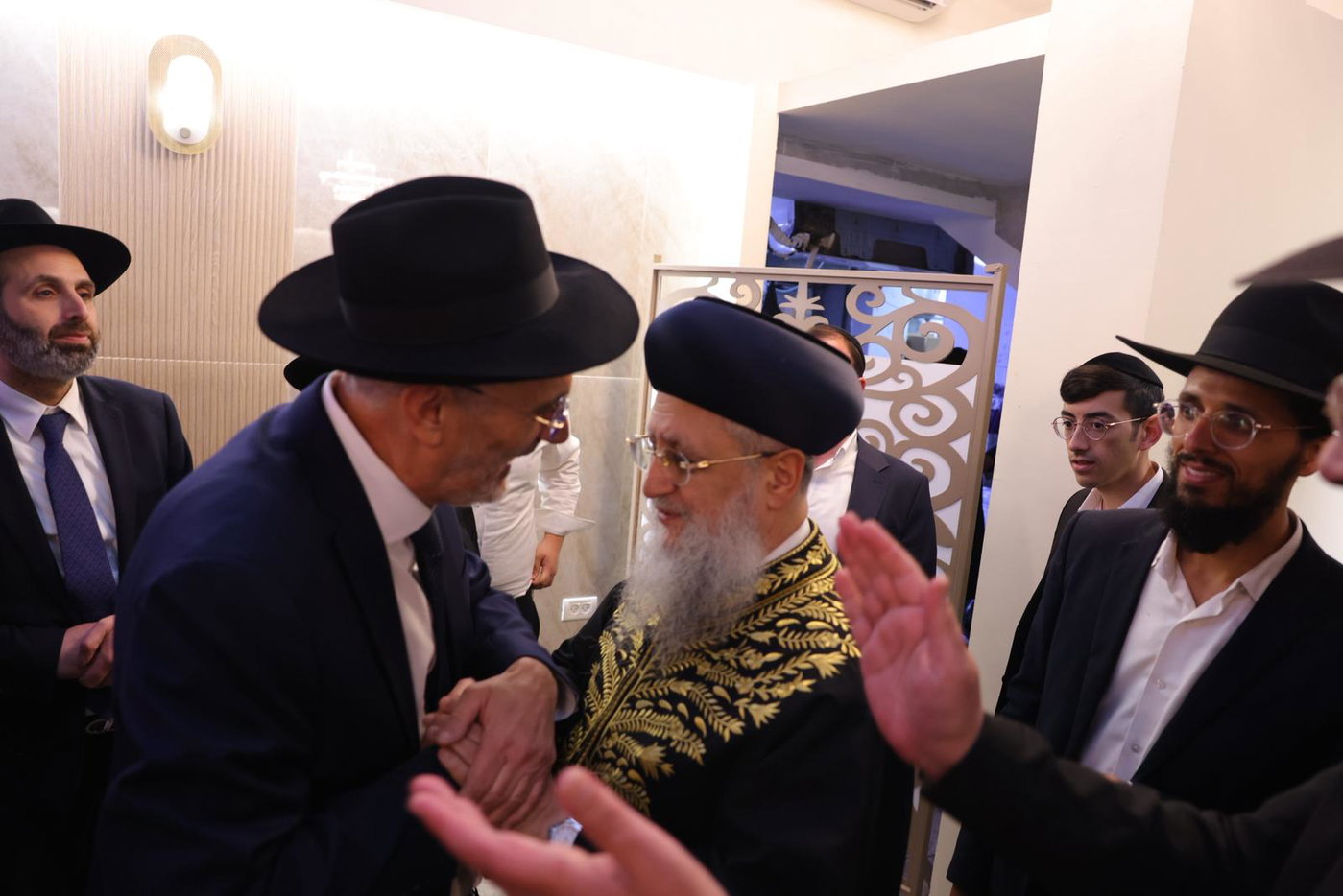 הכנסת ספר תורה נדבת ר' צביקה כהן