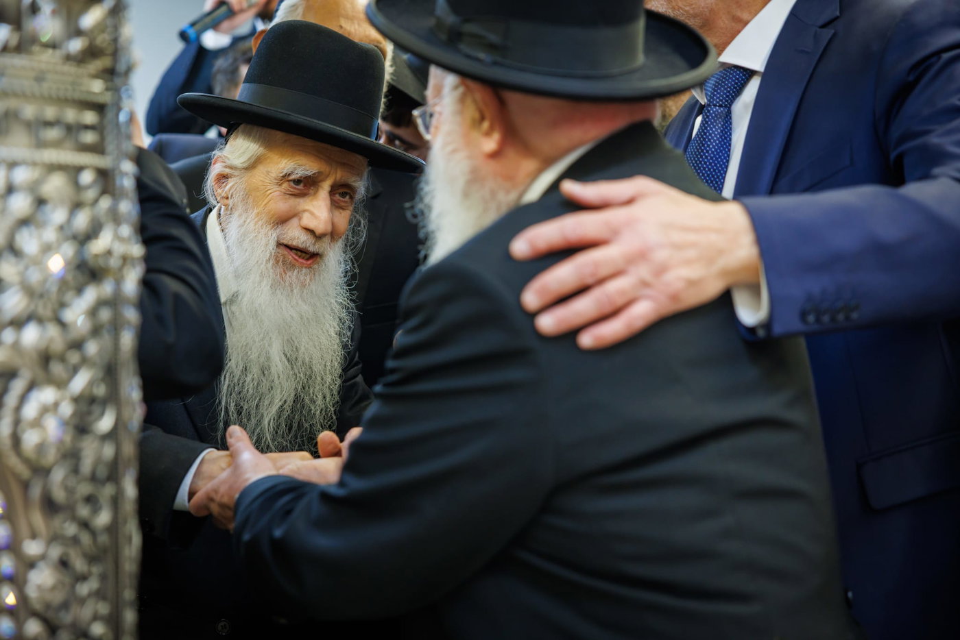 הכנסת ספר תורה נדבת ר' צביקה כהן