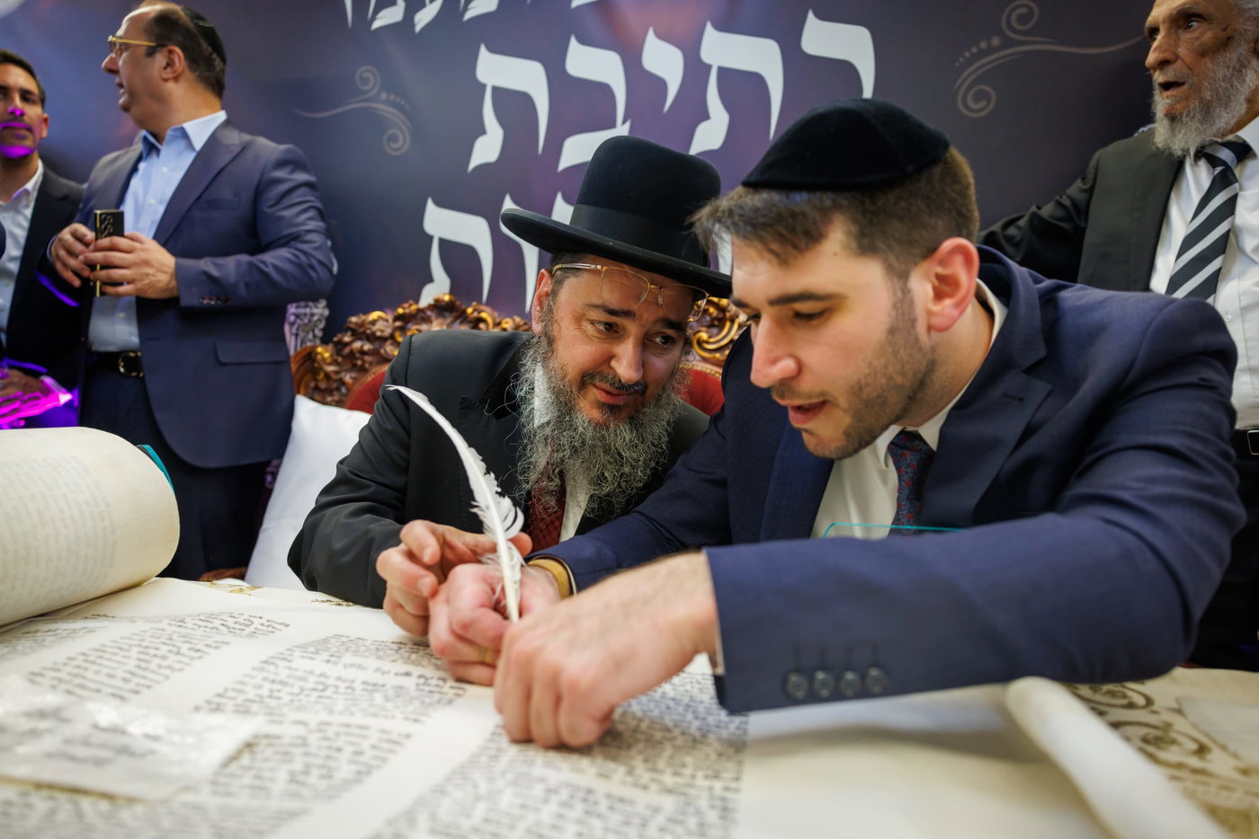 הכנסת ספר תורה נדבת ר' צביקה כהן