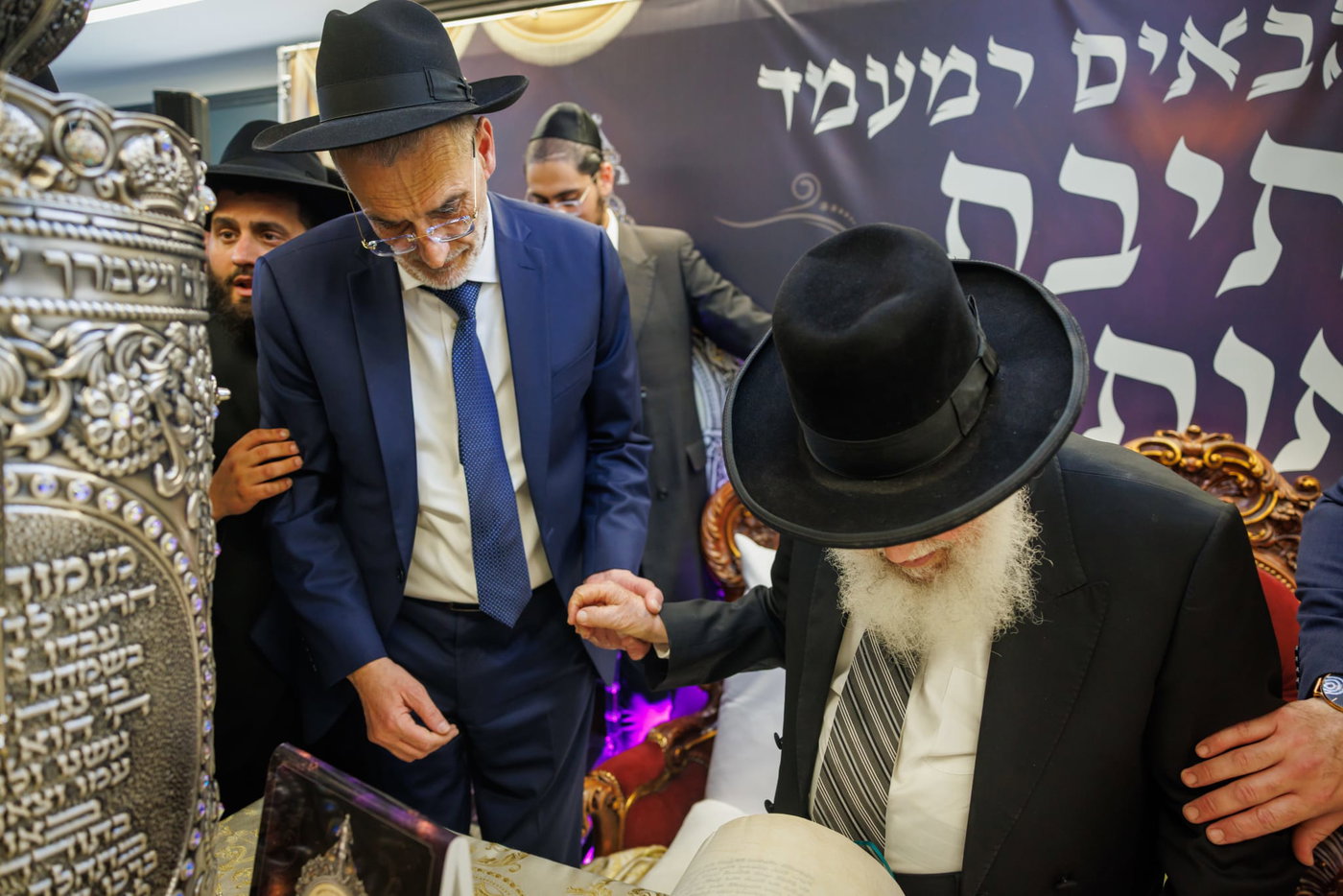 הכנסת ספר תורה נדבת ר' צביקה כהן
