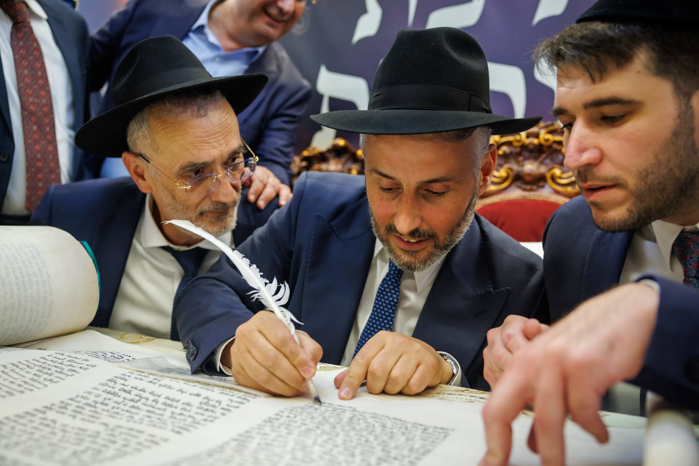 הכנסת ספר תורה נדבת ר' צביקה כהן