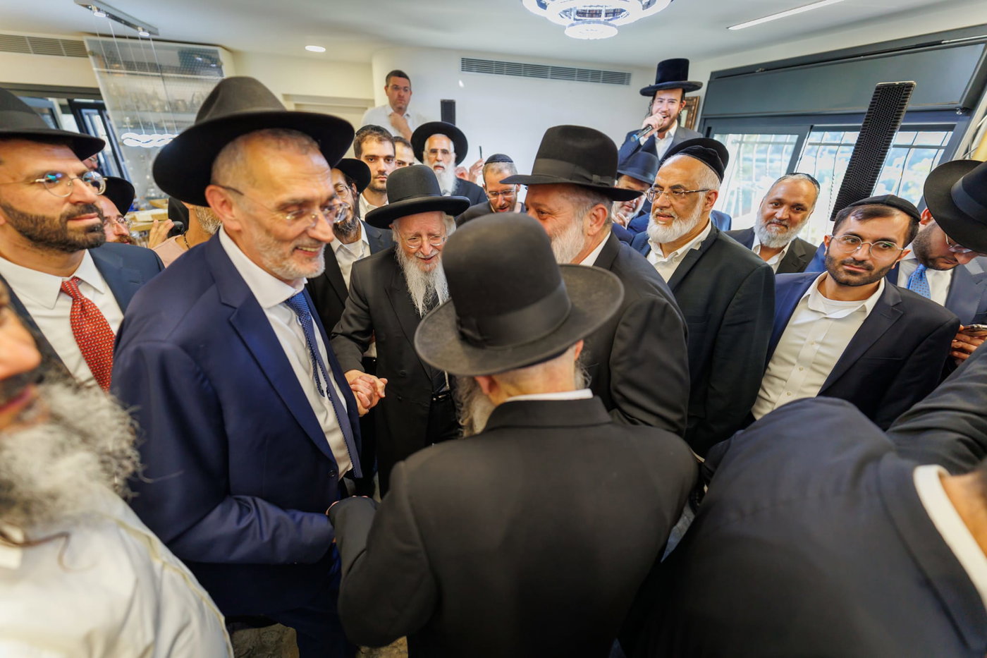 הכנסת ספר תורה נדבת ר' צביקה כהן
