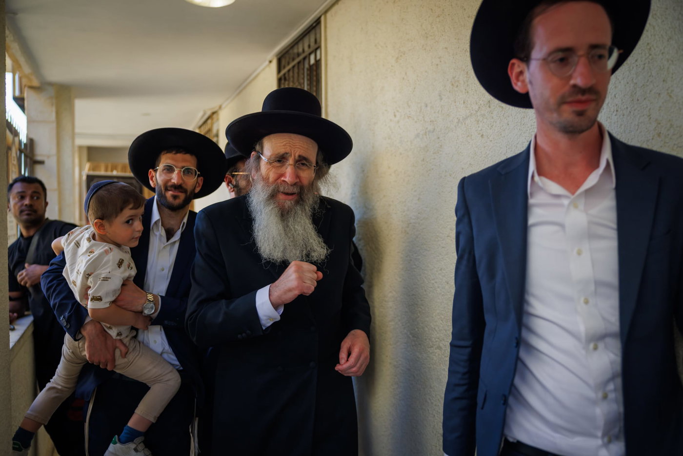 הכנסת ספר תורה נדבת ר' צביקה כהן