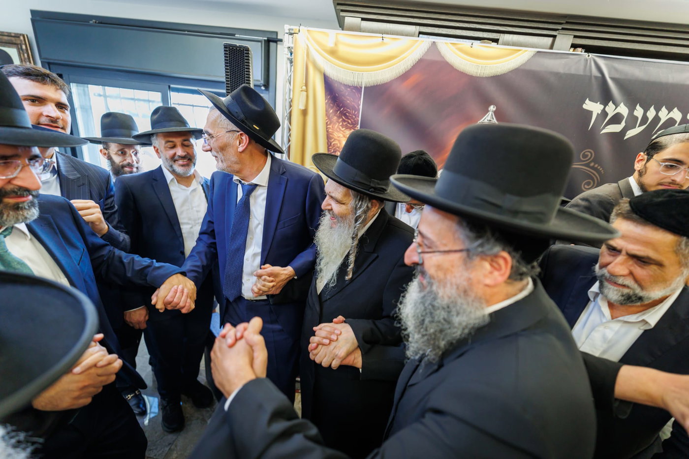 הכנסת ספר תורה נדבת ר' צביקה כהן