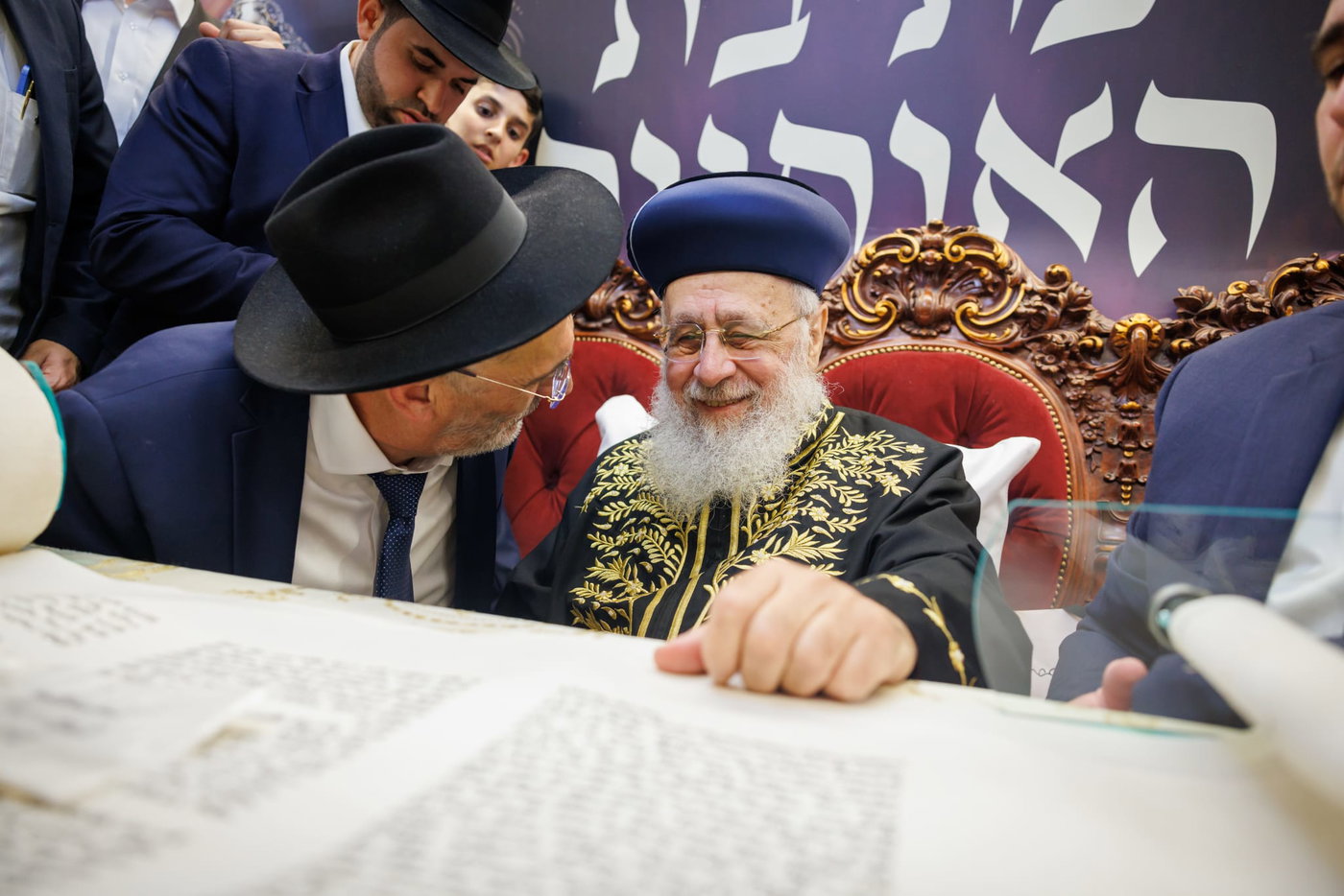 הכנסת ספר תורה נדבת ר' צביקה כהן
