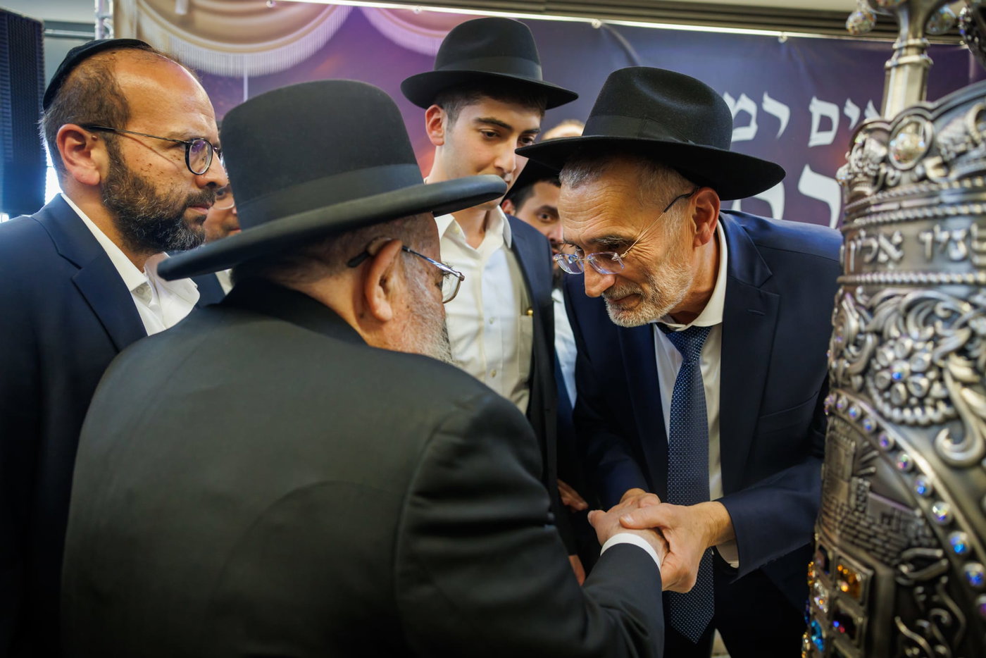 הכנסת ספר תורה נדבת ר' צביקה כהן