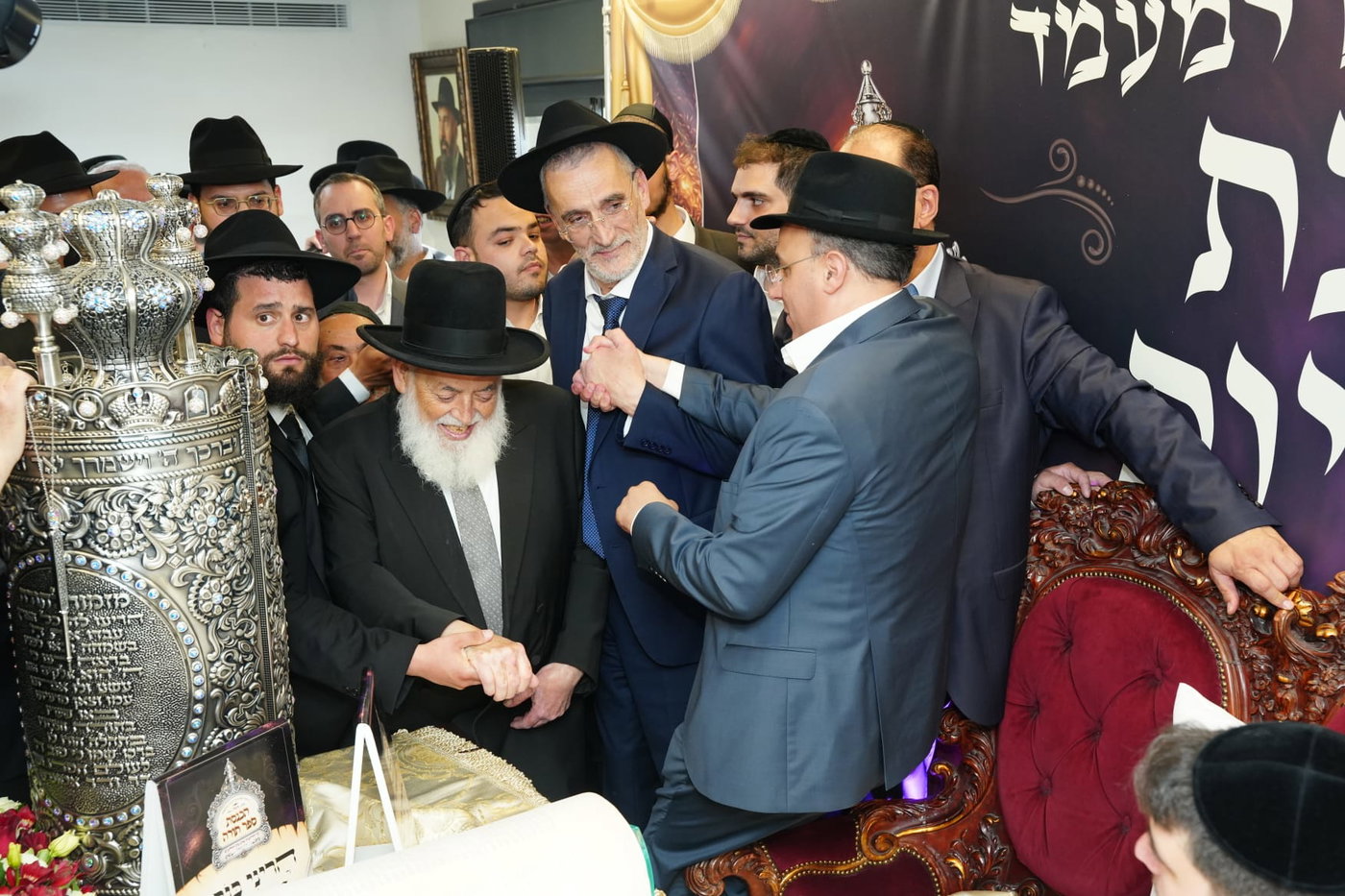 הכנסת ספר תורה נדבת ר' צביקה כהן
