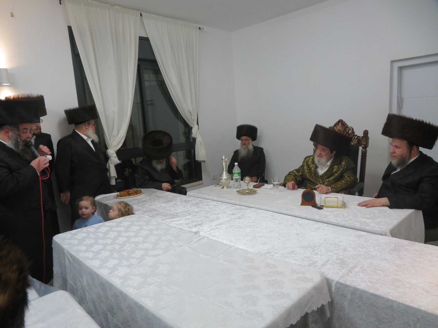 שמחת הפארשפיל בחצה"ק ויז'ניץ