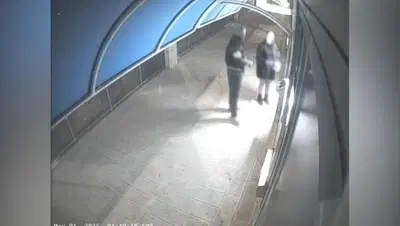 תיעוד חמור: הוביל אותה לסניף הבנק וגרם לה להוציא בשבילו 5,000 שקל